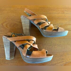 Seychelles strapping sandals - size 9